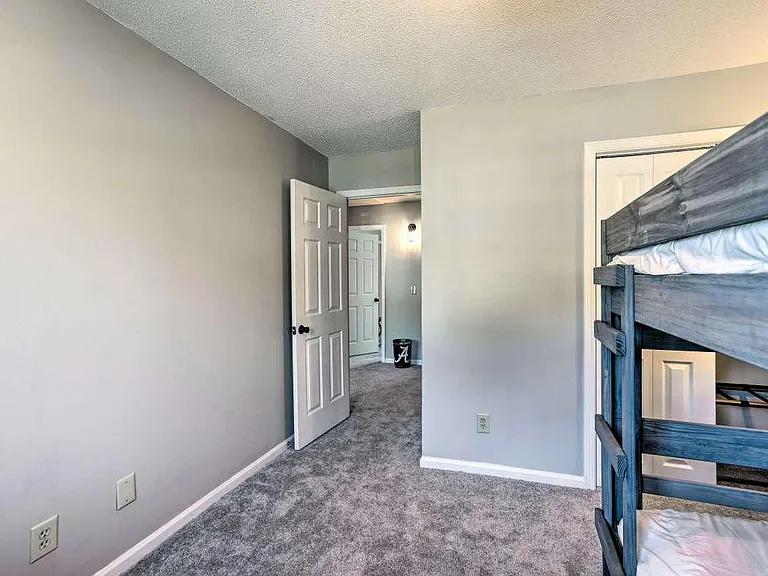 1073 Fairfax Dr — Photo 19