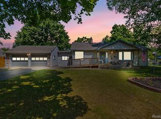 4440 Oakvista Ave, Clarkston, MI 48346