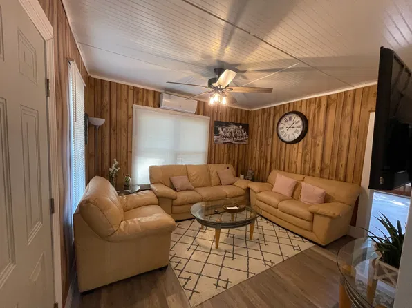 1206 N Main St, Chase City, VA 23924