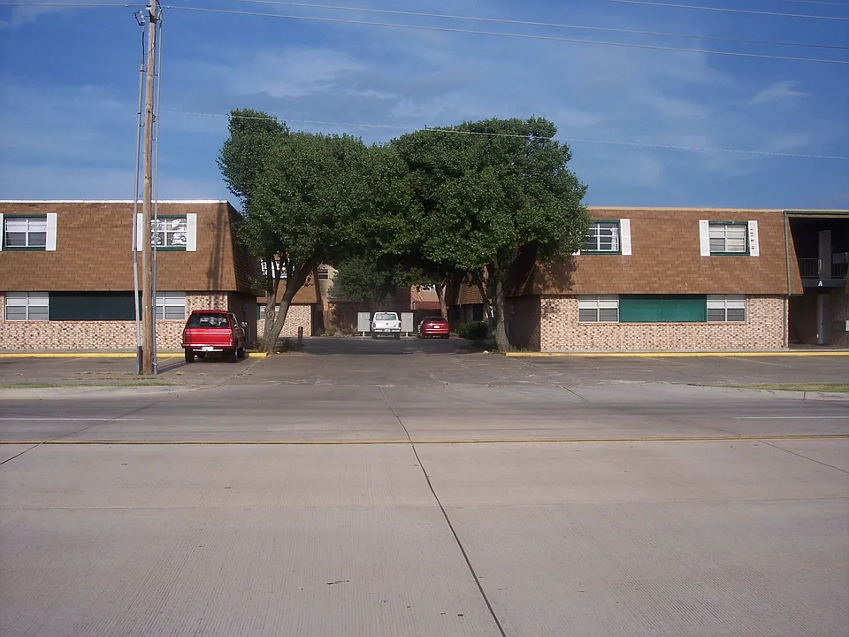 Cross Timbers Apartments