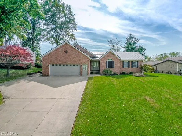 5700 Glena St NE, Louisville, OH 44641