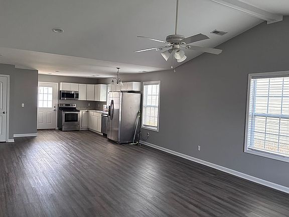 3rd image of 209 Dove Cir