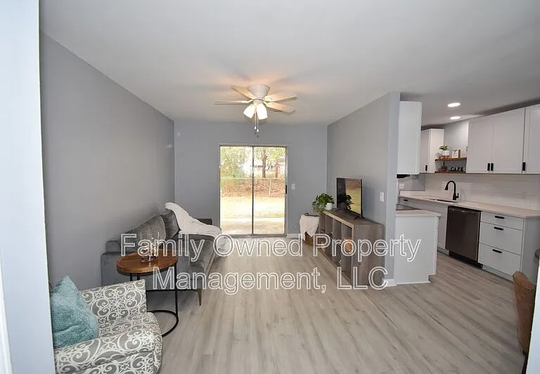 113 Susan Dr #A — Photo 1