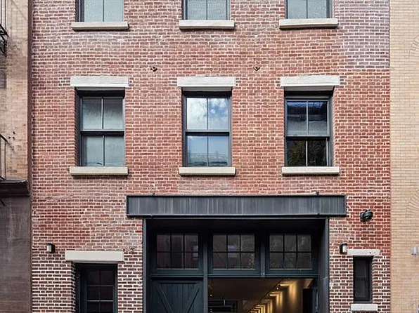 29 Downing St, New York, NY 10014