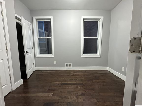 4th image of 224 Freeman Ave #3