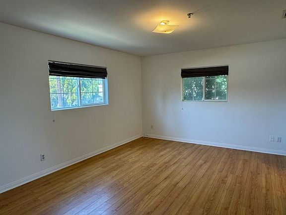 5th image of 1927 Cloverfield Blvd APT 1