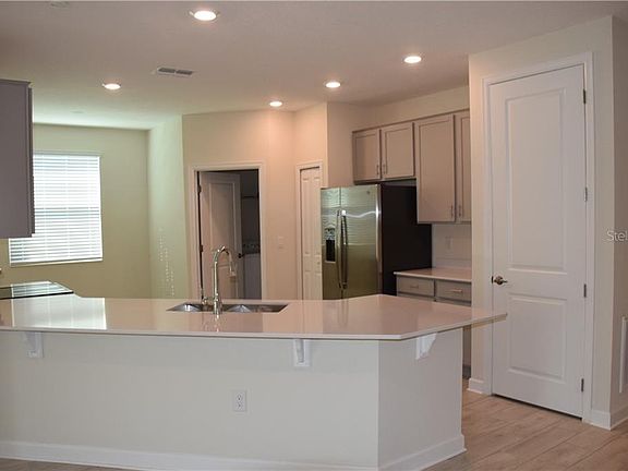 4th image of 832 Gisele Ct