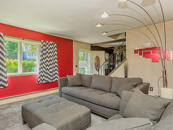 3rd image of 127 Rosemont Ave