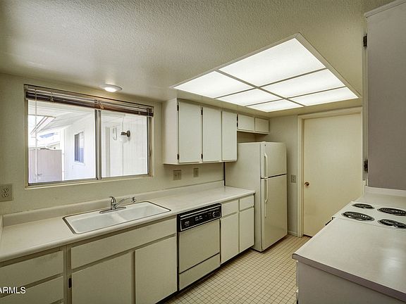 3rd image of 13425 W Countryside Dr