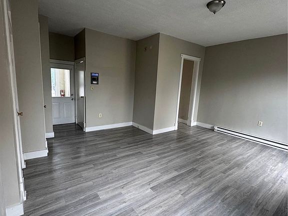 5th image of 528 Franklin St #3F