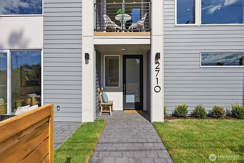 3rd image of 2710 58th Avenue SW