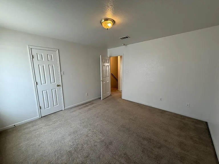 705 S Amy Ln #B — Photo 14