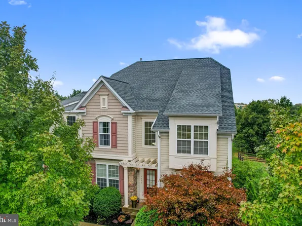 4094 Cray Dr, Warrenton, VA 20187