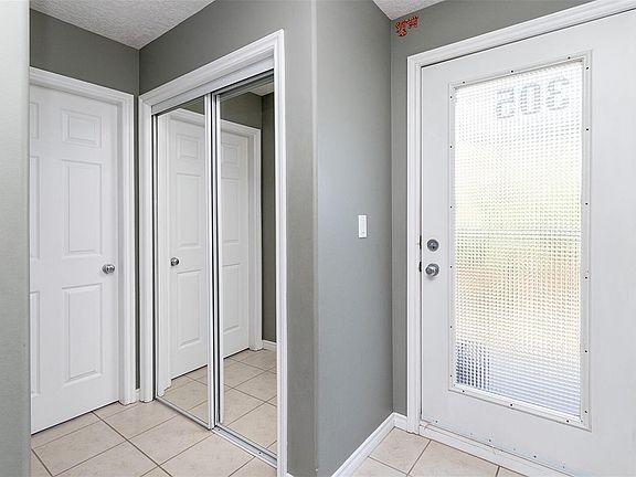 5th image of 908 Brock Ave #305