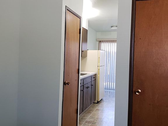 5th image of 1917 Hoxie Ave APT B