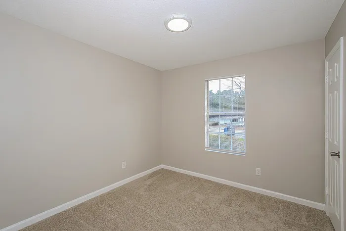 2819 Bradford Ct — Photo 9