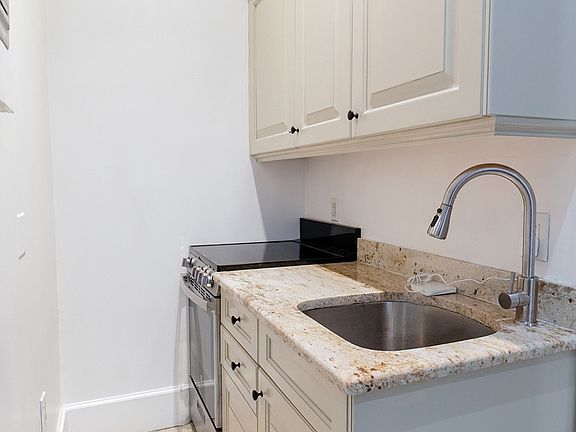 3rd image of 11 E 30th St #4FF