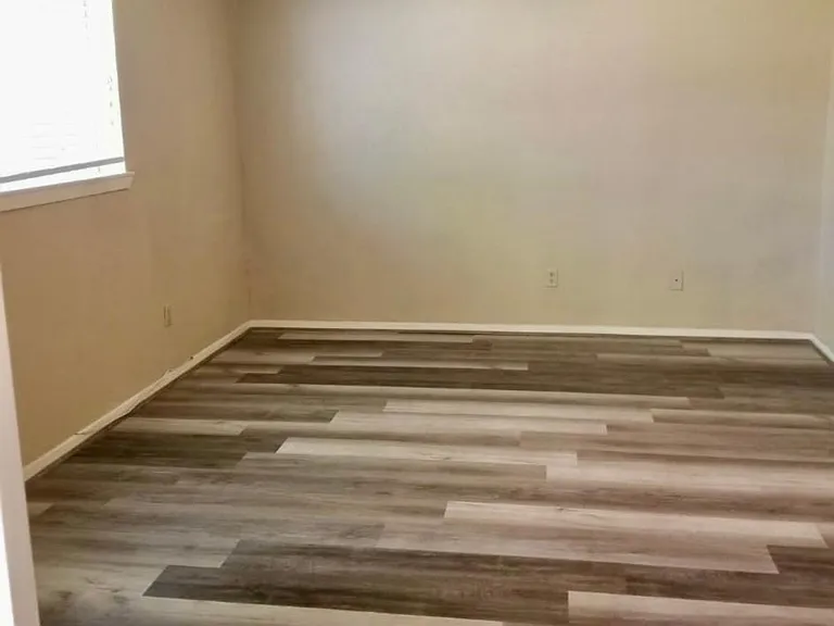 206 Leafwood Cir — Photo 9