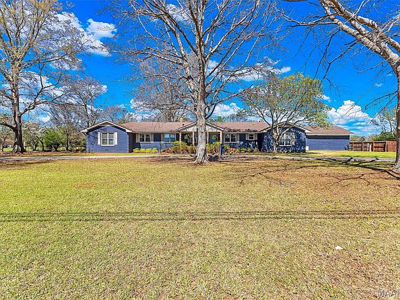 3rd image of 201 Greencrest Ln