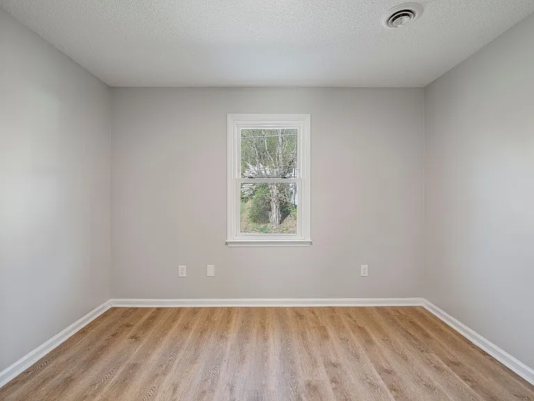 300 Dye Plant Rd — Photo 11