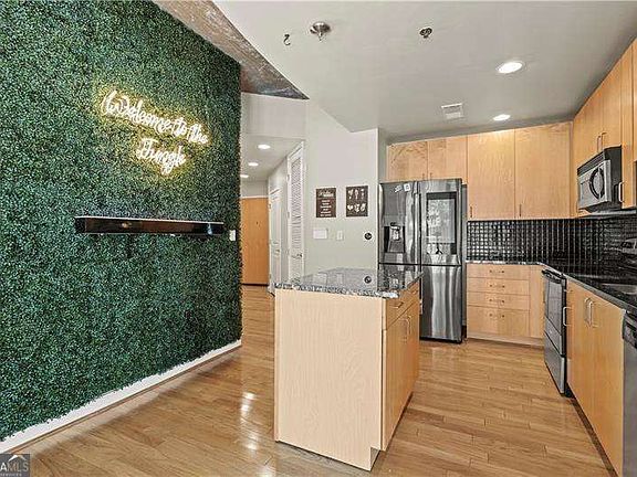 4th image of 250 Pharr Rd #208
