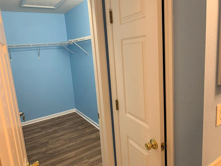 187 Crete Ct — Photo 11