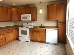 952 N 80th St, Seattle, WA 98103