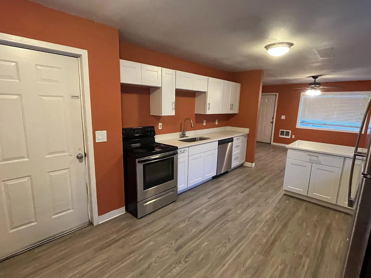 1106 Emerson Dr - #9 — Photo 2
