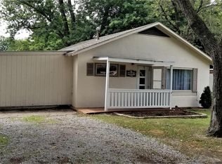 5 Kroencke Ln, Hannibal, MO 63401