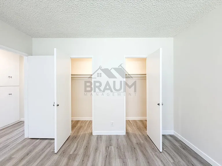 SEPULVEDA — Photo 17