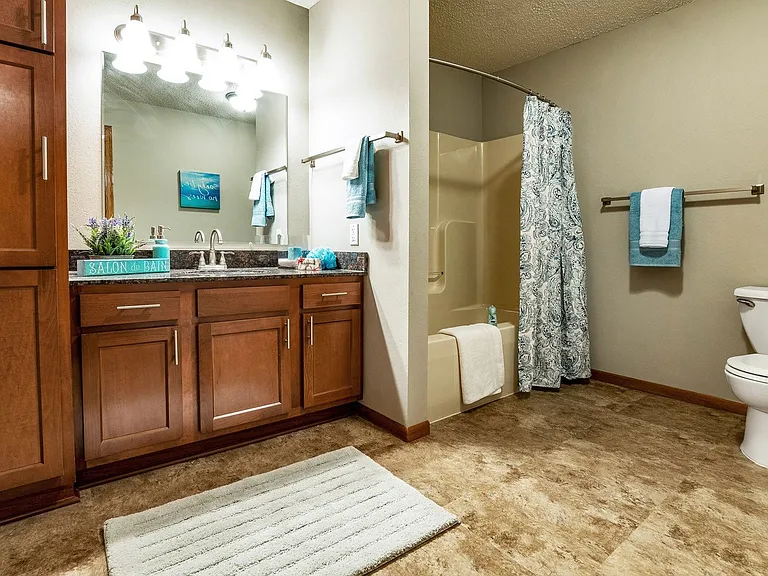 Legacy Pointe Apartments — Photo 26