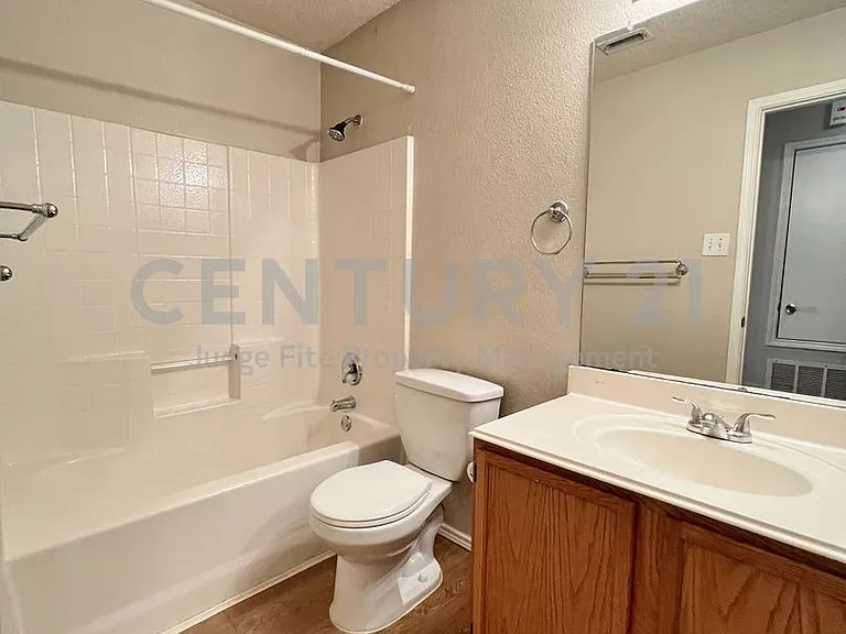 2217 Lookout Ln — Photo 9