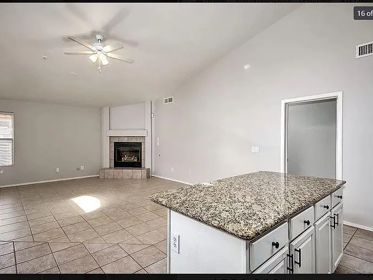 12715 W Cambridge Ave — Photo 11