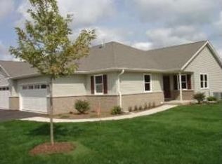 634 Trail View Xing, Waterford, WI 53185