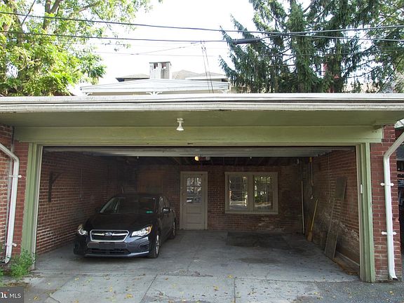 4th image of 137 E Clay St