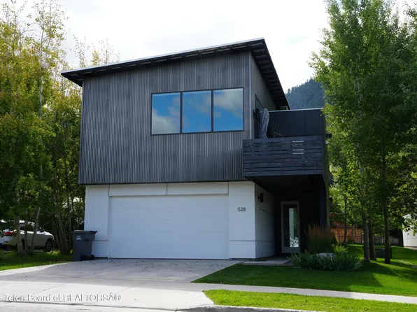 528 E Hall Ave, Jackson, WY 83001