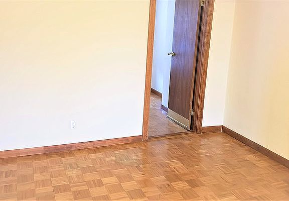 2nd image of 330 20th St #2A