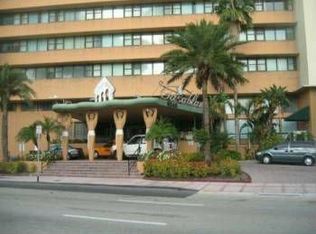 6345 Miami Lakeway S, Miami Lakes, FL 33014