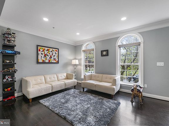 4th image of 22107 Fair Garden Ln