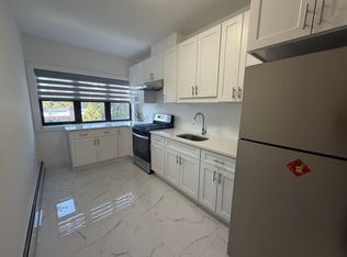 7160 163rd St Floor 3, Fresh Meadows, NY 11365