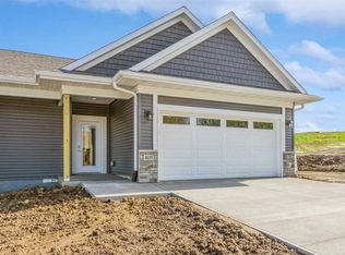 1003 Highland Trl, Solon, IA 52333