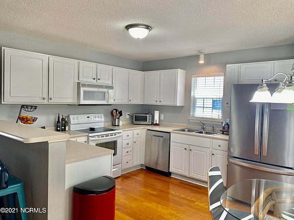 3rd image of 1202 Wyngate Dr