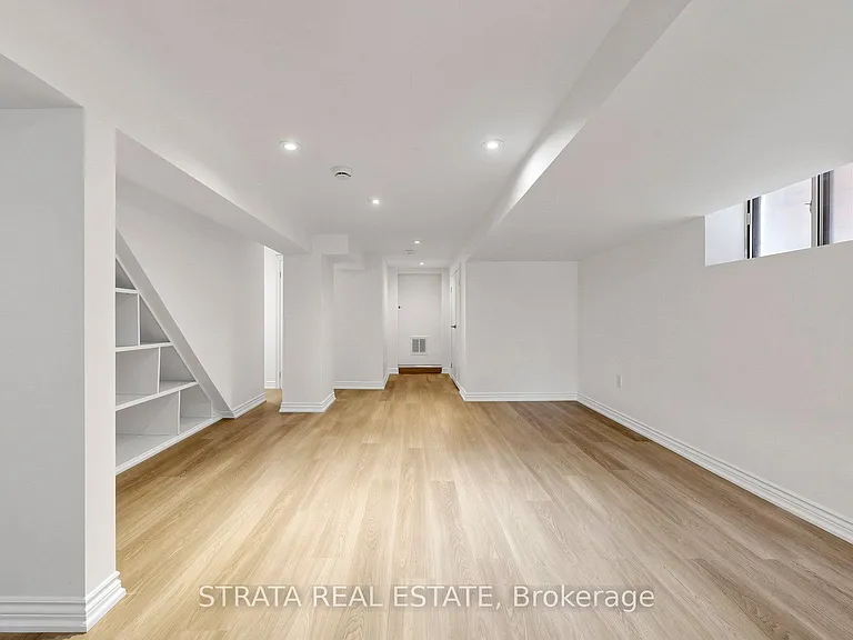 158 McRoberts Ave — Photo 15