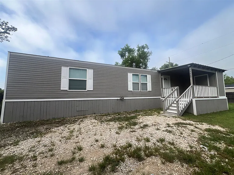 20498 Trinity Way — Photo 1