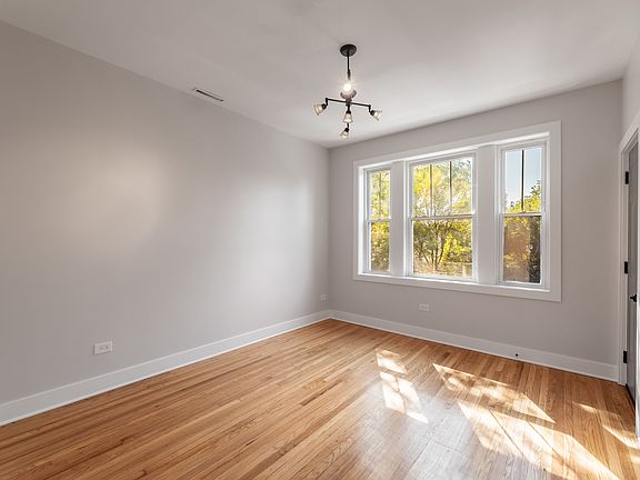 2nd image of 2940 W Pershing Rd