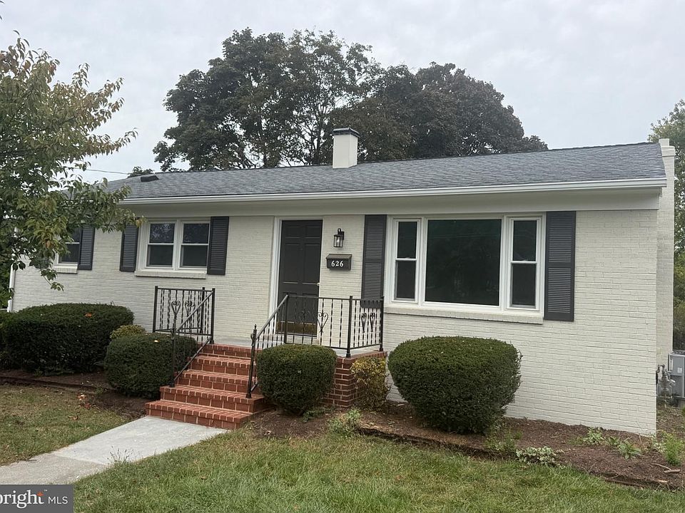 1st image of 626 Bruce St