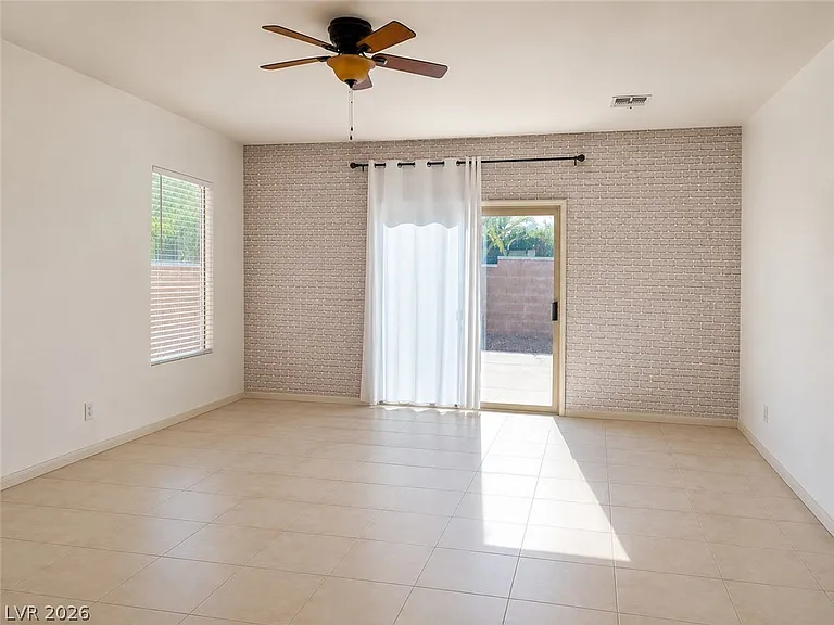 1872 High Mesa Dr — Photo 5