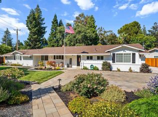 8 Kingston Pl, Walnut Creek, CA 94597
