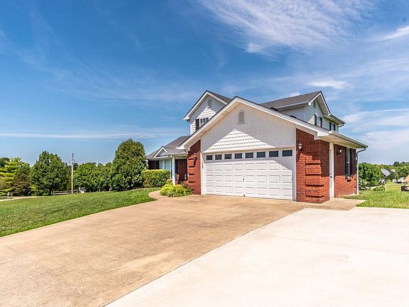 2nd image of 1304 Twin Brook Dr