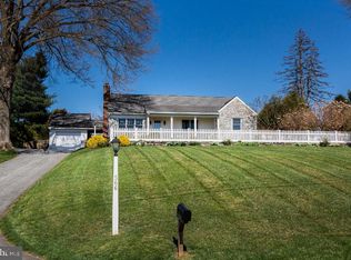 566 Buttonwood Farm Rd, Millersville, PA 17551